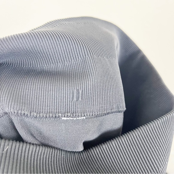 Lululemon Black Crop Seamless Leggings Size 4 - Picture 5 of 5